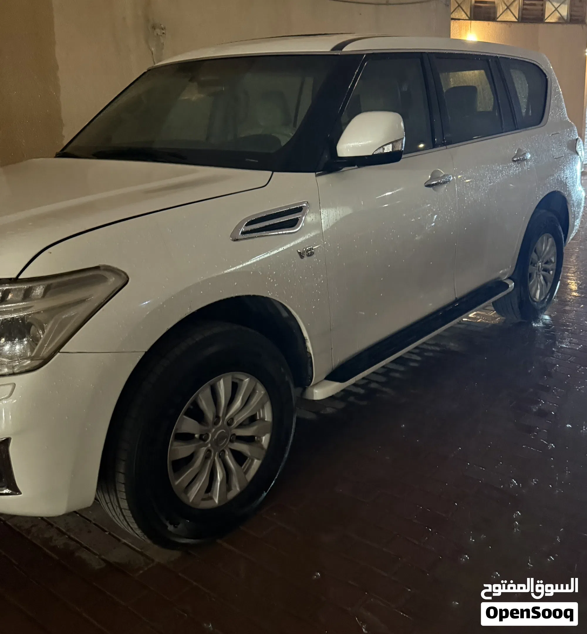 نيسان باترول SE LE T2 2015 للبيع في الرياض - 8 ركاب - image 1