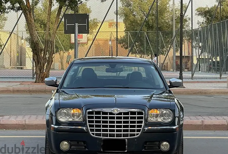 كرايسلر C300 موديل 2008 بحالة ممتازة للبيع في الرياض - image 1