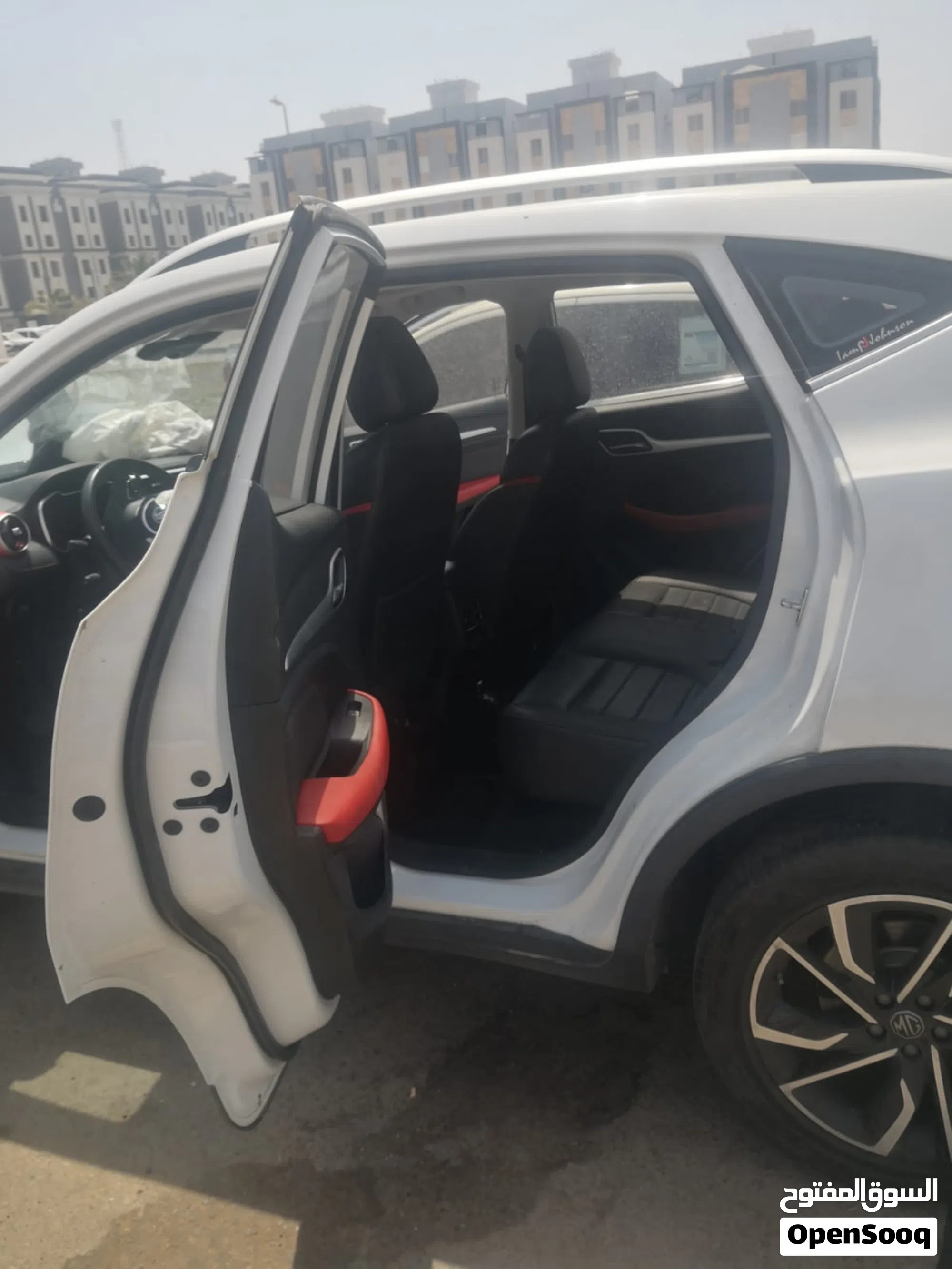 ام جي ZS 2024 فل كامل تيربو بحالة مستعملة (حادث) للبيع - image 1