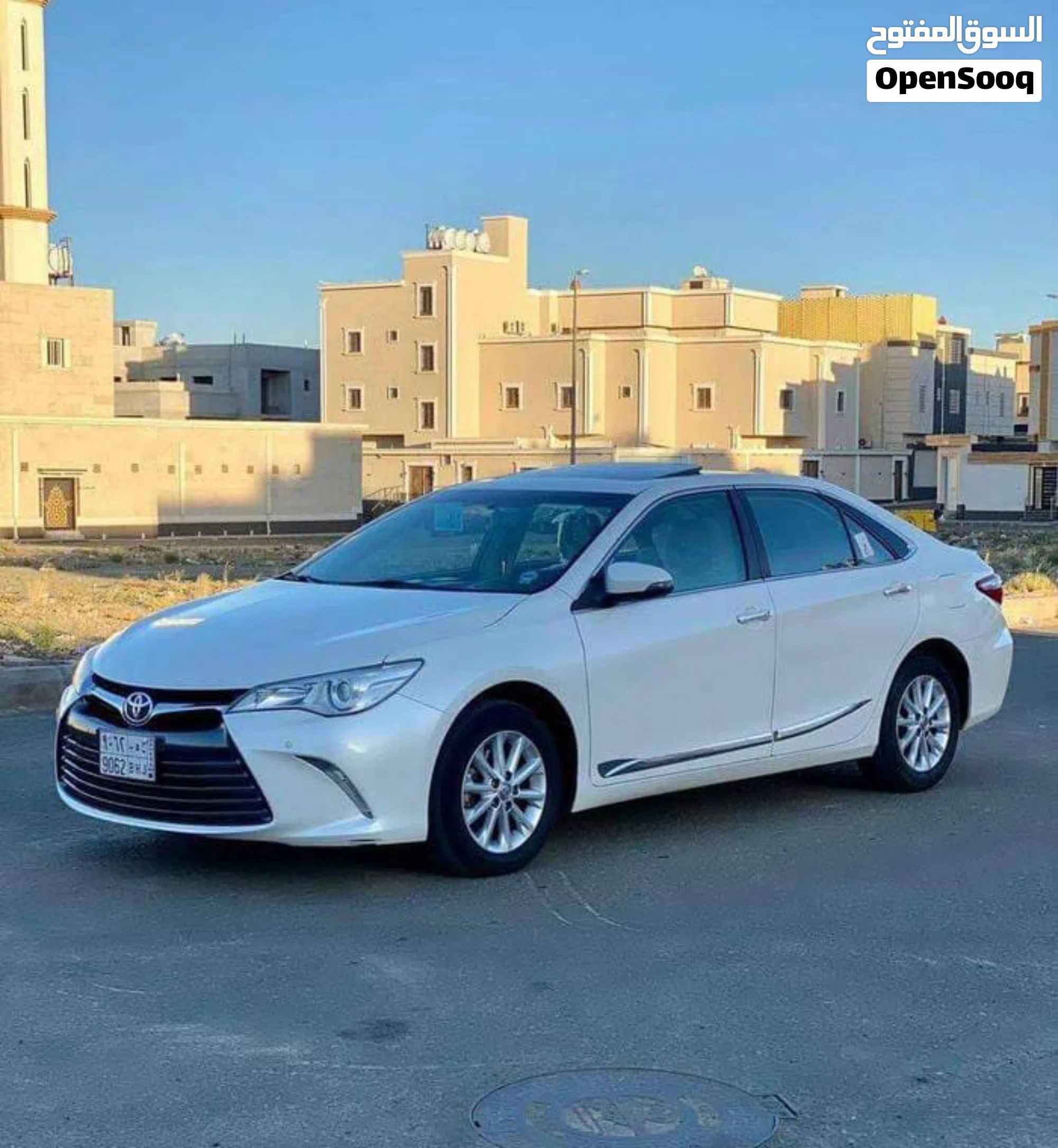 تويوتا كامري 2016 GLX فل كامل بحالة ممتازة بدون حوادث - image 1