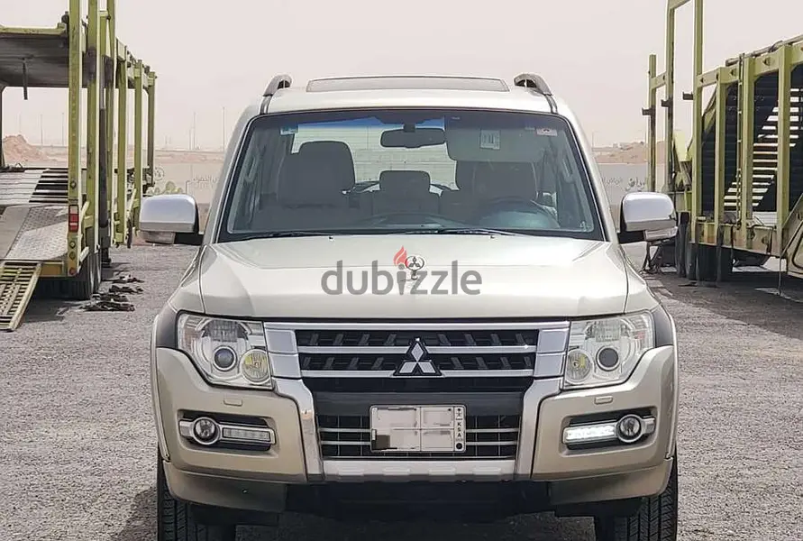 متسوبيشي باجيرو 2015 بحالة جيدة للبيع في الرياض - image 1