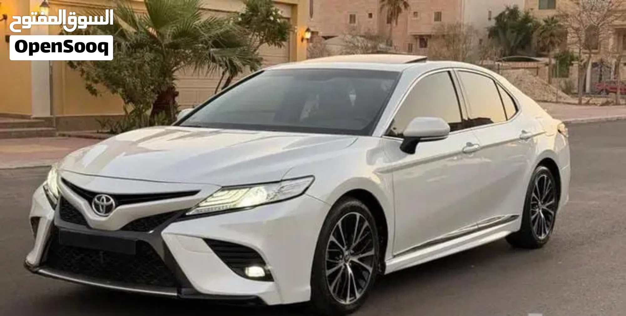 2020 Toyota Camry SE V6 Pearl White – Full Option – One Owner - image 1