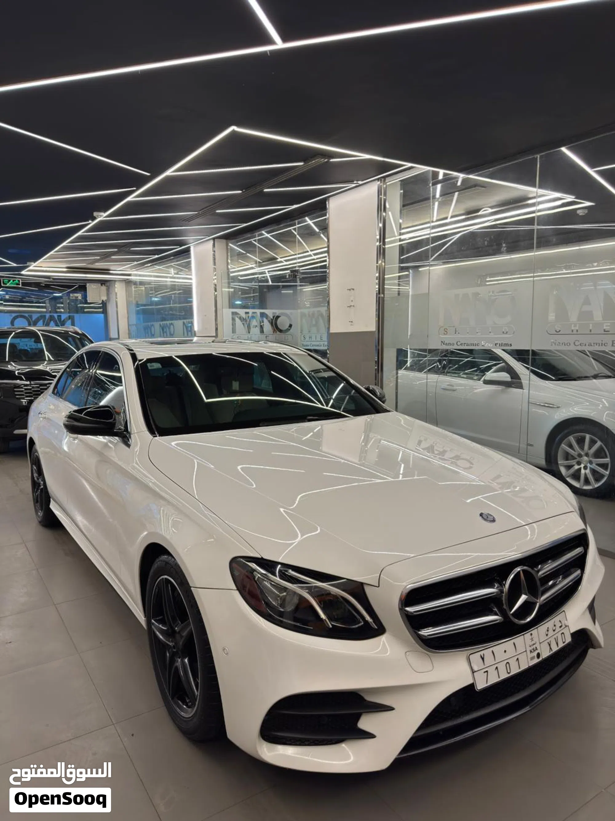 مرسيدس بنز E300 موديل 2017 فل كامل أمريكي بدون حوادث - image 1