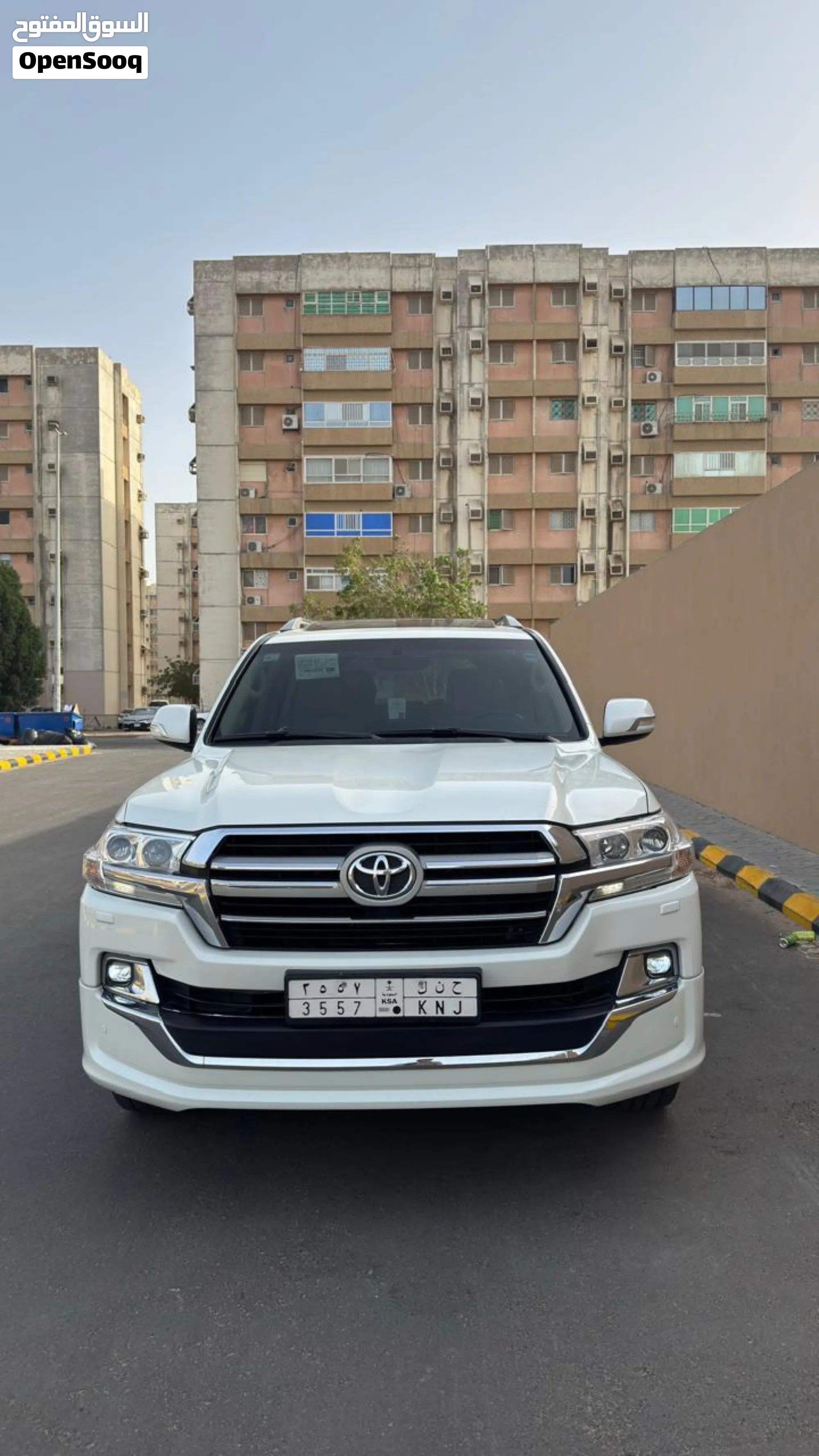 تويوتا لاند كروزر VXR 2016 بحالة وكالة، 75,000 ريال - image 1