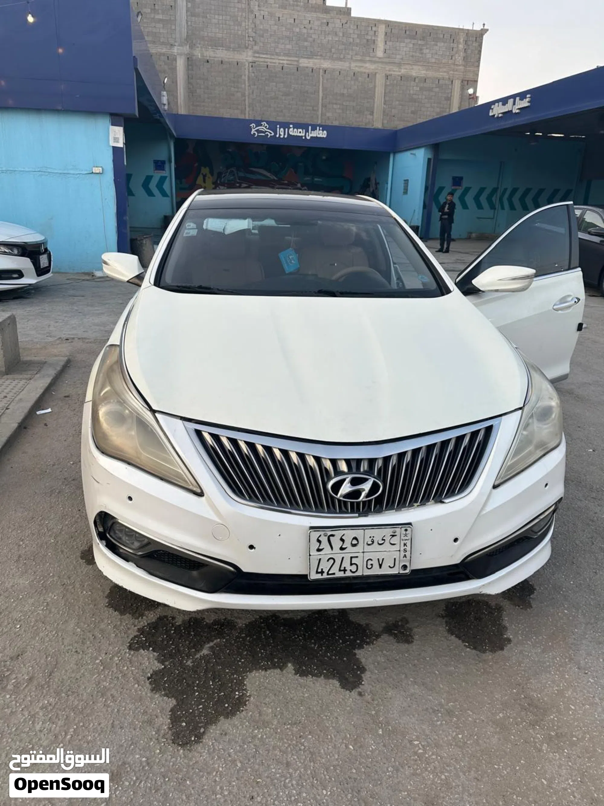 هيونداي ازيرا 2017 للبيع في الرياض - فل اوبشن - فتحة سقف بانورامية - image 1